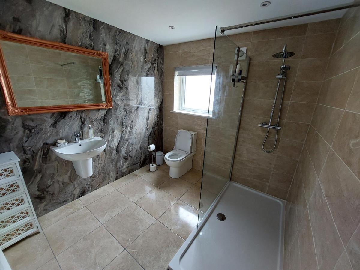 Ocean View Apartment นิวรี ภายนอก รูปภาพ